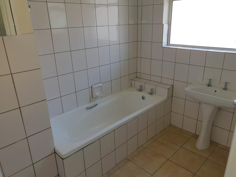 To Let 2 Bedroom Property for Rent in Rondebosch Western Cape